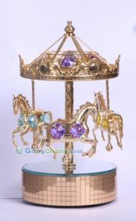 合金工藝品中的旋轉(zhuǎn)木馬 點(diǎn)亮樂(lè)園與家居的藝術(shù)之選